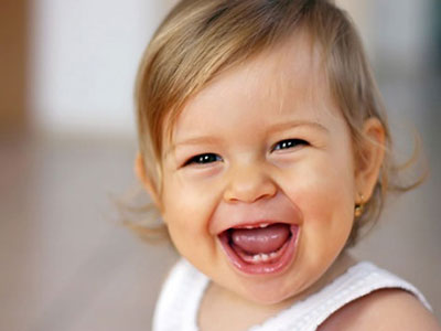 Первые молочные зубы ребенка