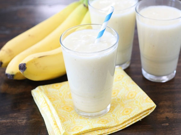 Как приготовить смузи с бананом и молоком
