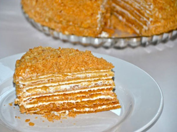 Торт медовик со сгущенкой – простой рецепт