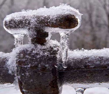 Защита от замерзания и отпотевания водопроводных труб