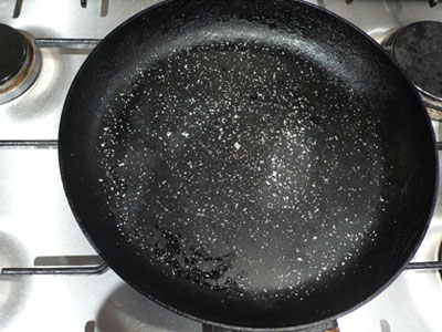 Как очистить нагар с кухонной утвари