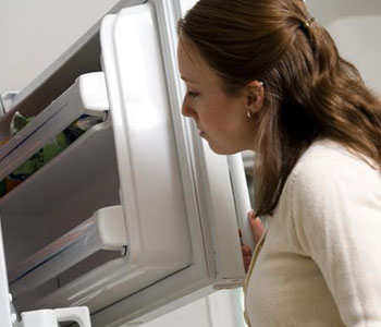 Как убрать запах в холодильнике и избавиться от него навсегда