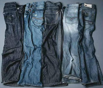 Как покрасить старые джинсы и вдохнуть в них новую жизнь