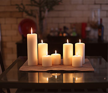 Свечи в интерьере – романтические аксессуары