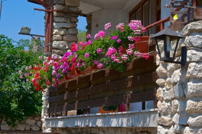 Маленький оазис - цветы на балконе
