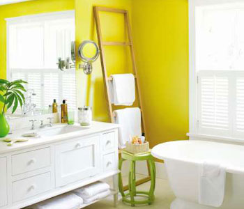 Стильная желтая ванная комната