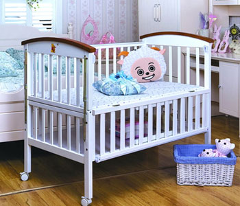 Как выбрать детскую кроватку для малыша